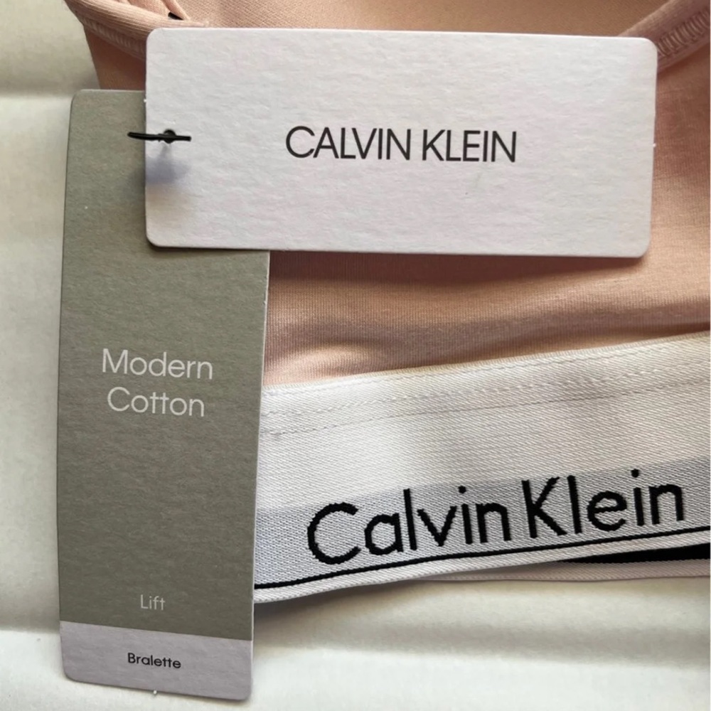 Calvin Klein sports bra - Picture 4 of 4